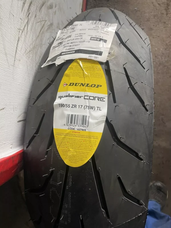 190/55-zr17 Rear Tyre in stock Dunlop Qualifier Core dot 1723