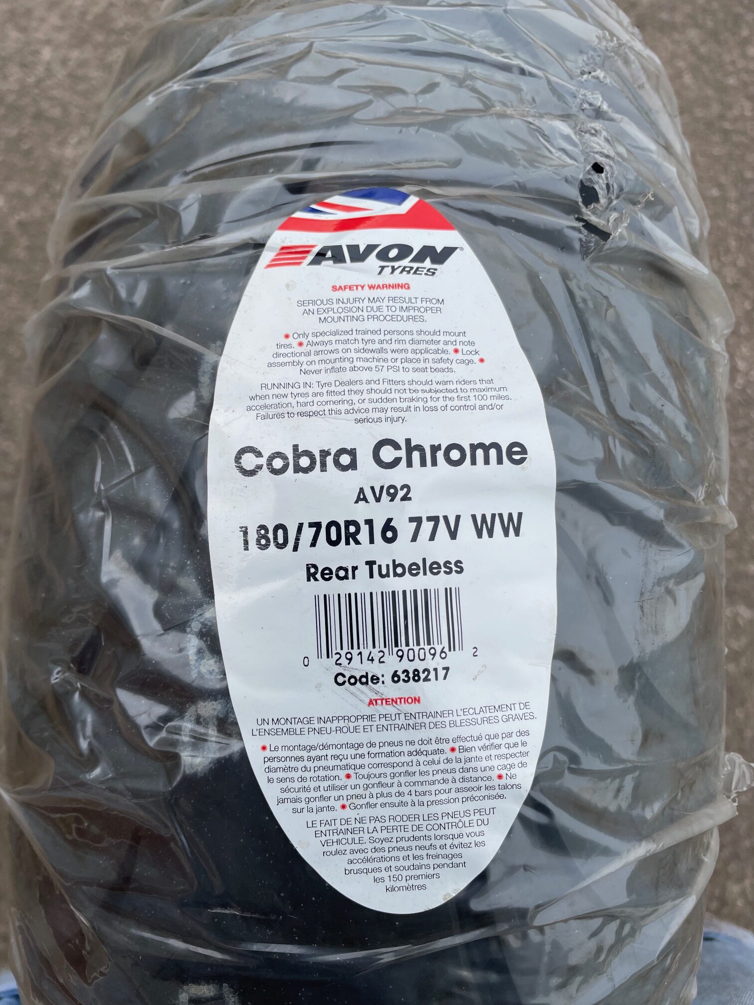 Cobra Chrome AV92 180/70R16 77V White wall - for Harley Davidson V-Rod, Triumph Rocket III, Honda Goldwing and Valkyrie