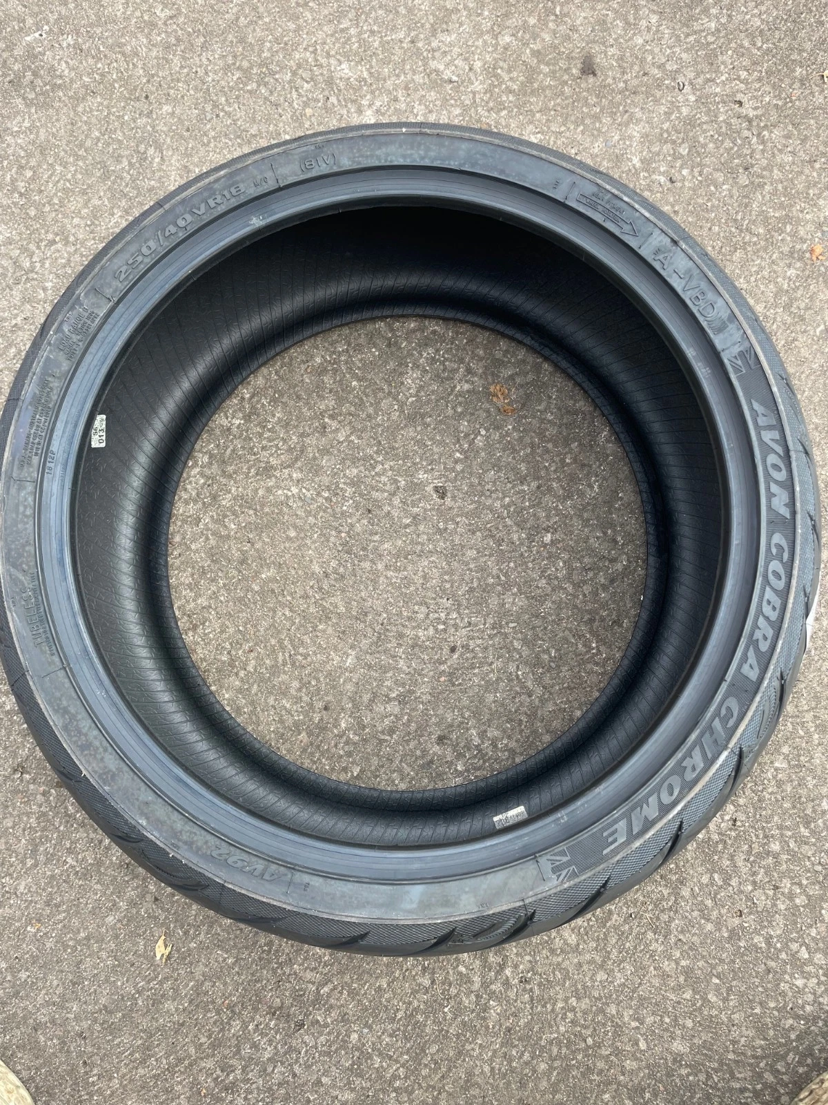 Avon Cobra Chrome AV92 250/40VR18 (81V) - Image 7