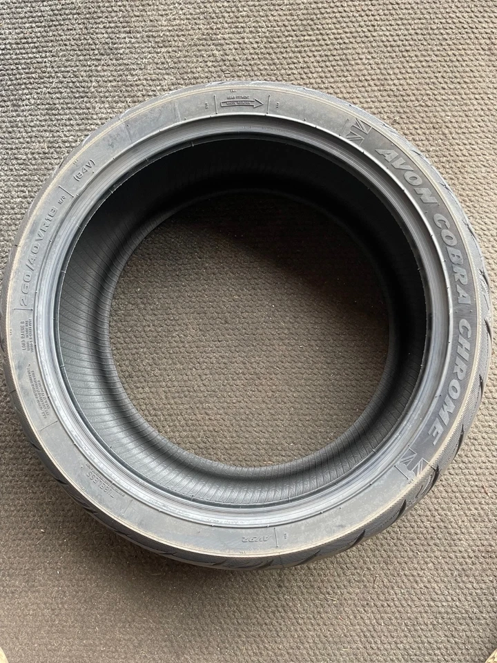 260/40-R18 84V AV92 Rear Tyre Avon Cobra dot code 4023 - Image 6